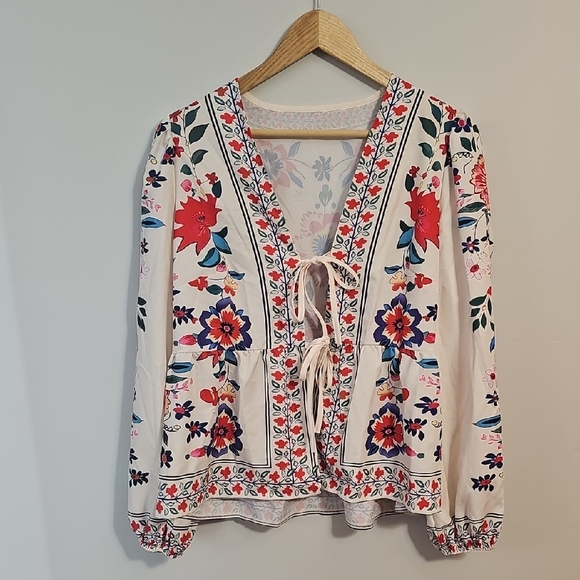 Tops - NWOT Floral Design Boho Blouse Size Large